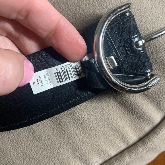 Coach size medium belt black& silver nwt! - Picture 5 of 7